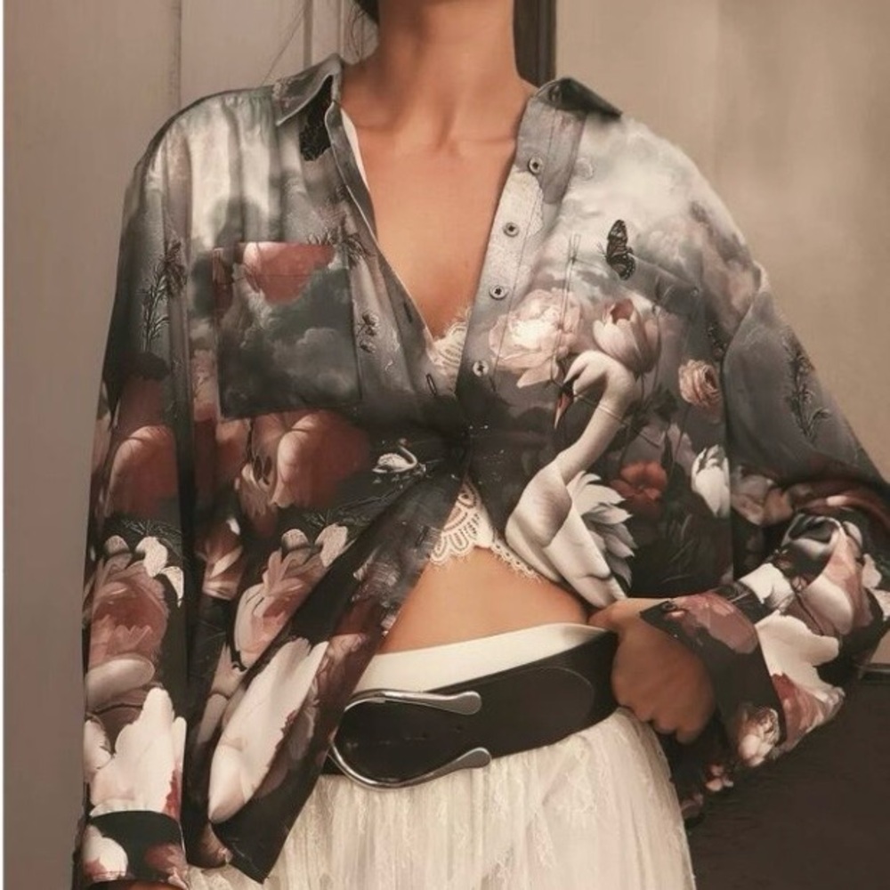 ANTHROPOLOGIE Brielle Button Down Blouse SWAN PRINT Sold Out!